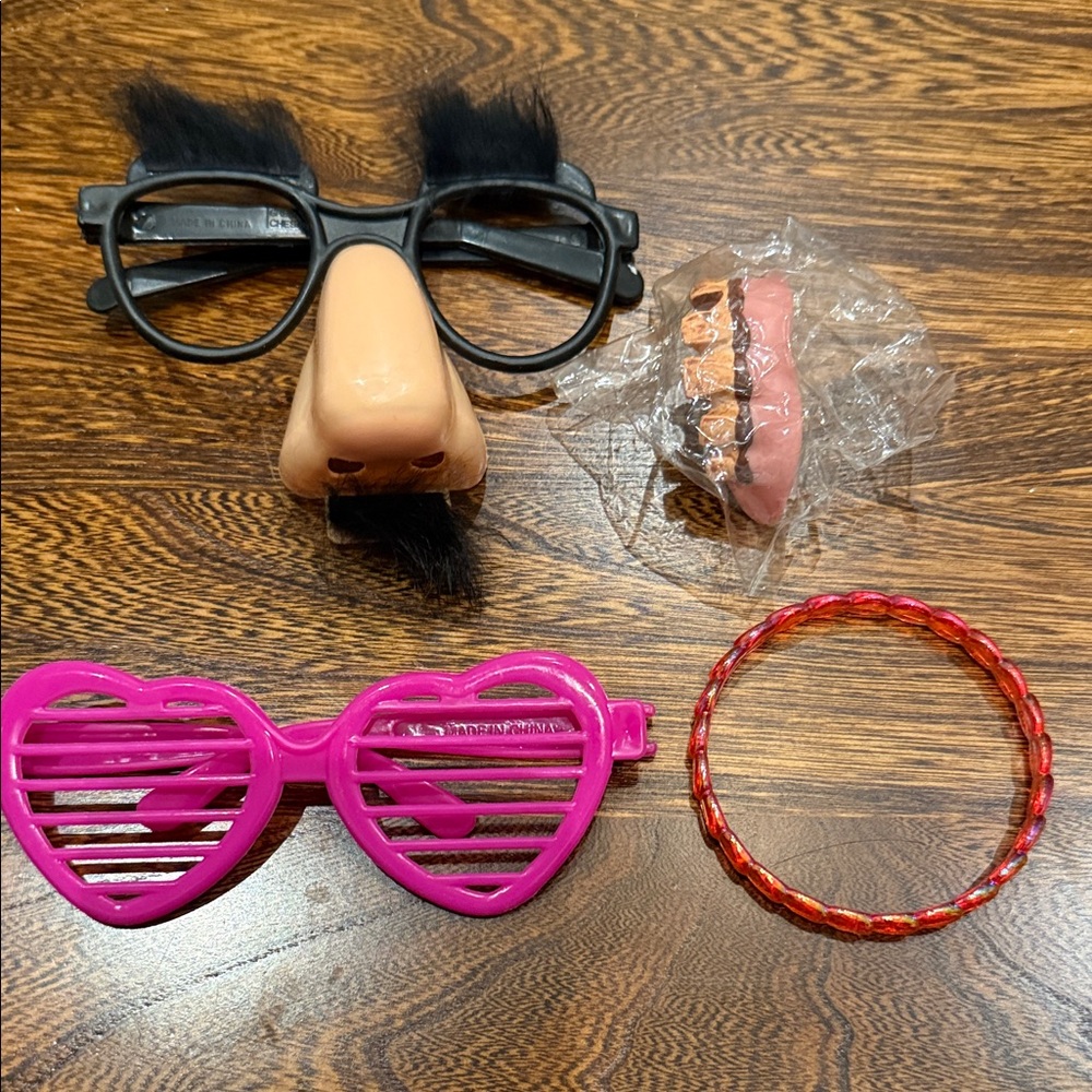 Fun Costume Accessories Set - items as shown
